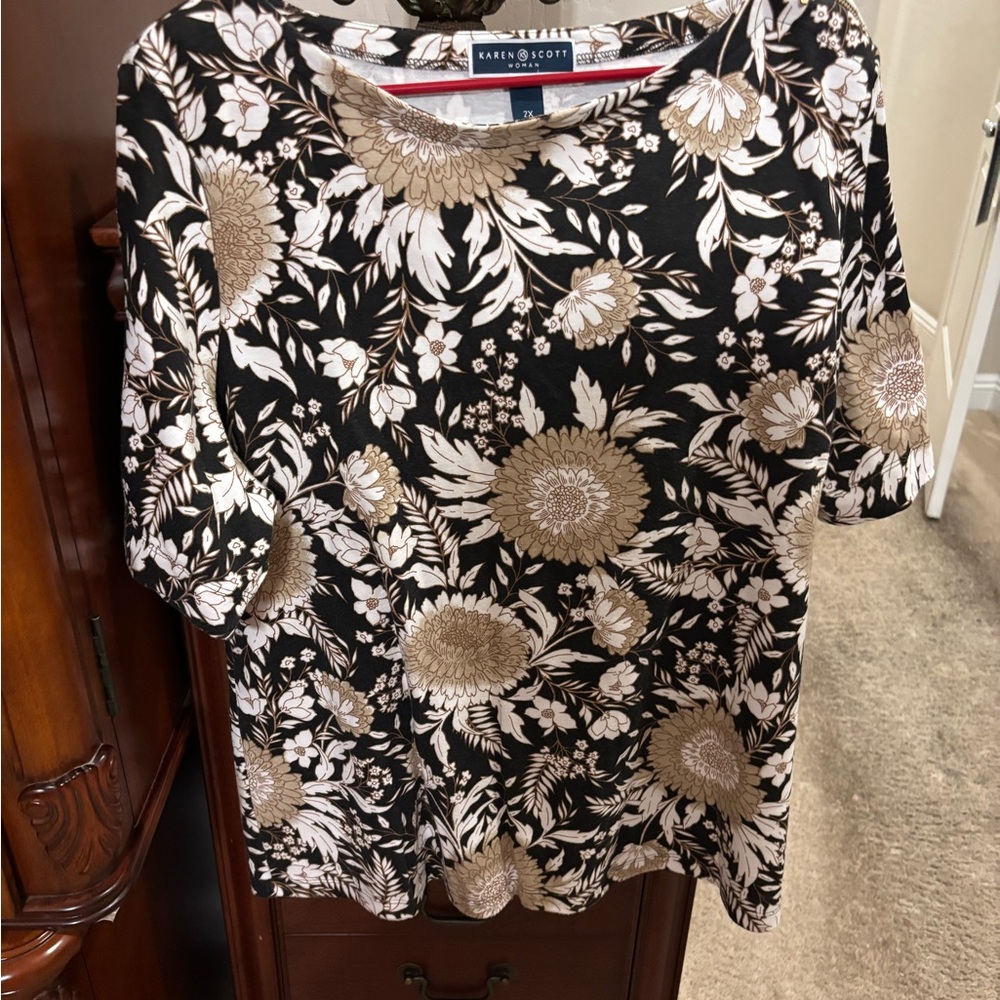 Karen Scott Black Floral Short-Sleeve Tee with Cream and Tan Blooms